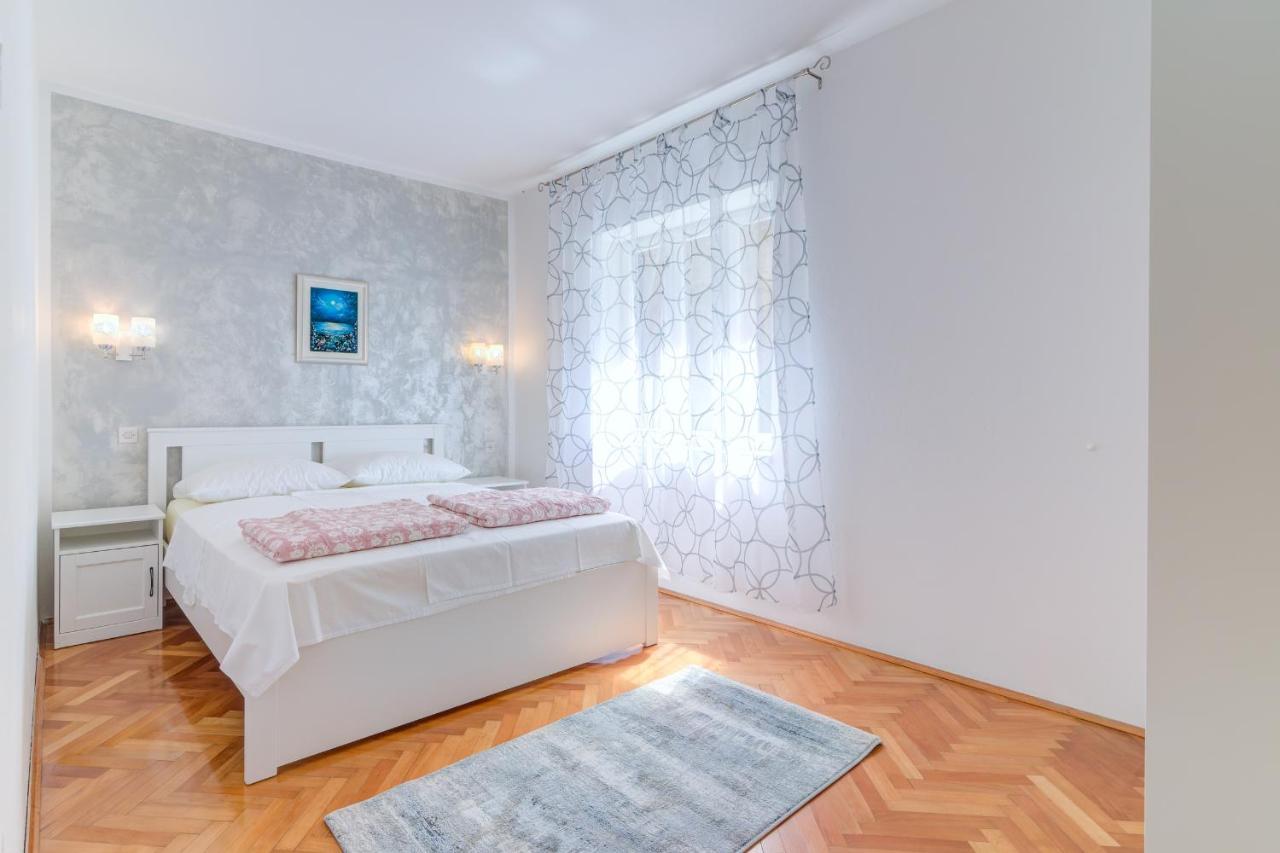 Apartments By The Beach Adela Senj Senj  Esterno foto