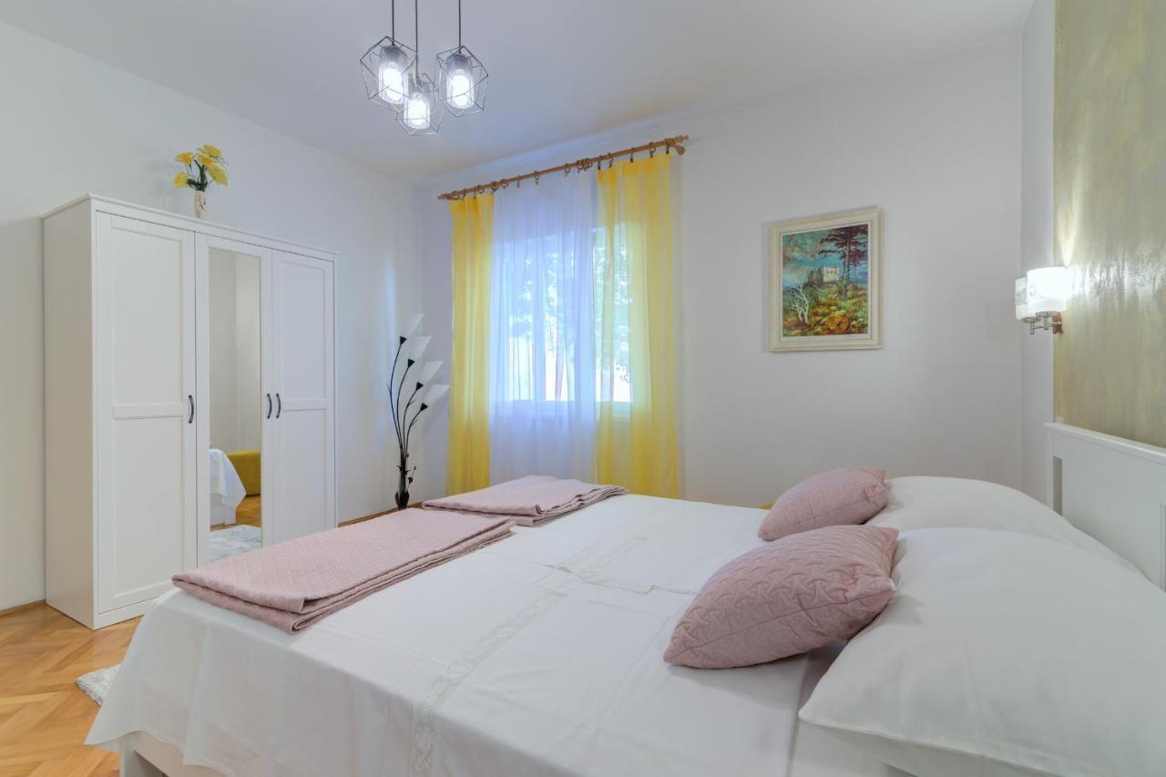 Apartments By The Beach Adela Senj Senj  Esterno foto