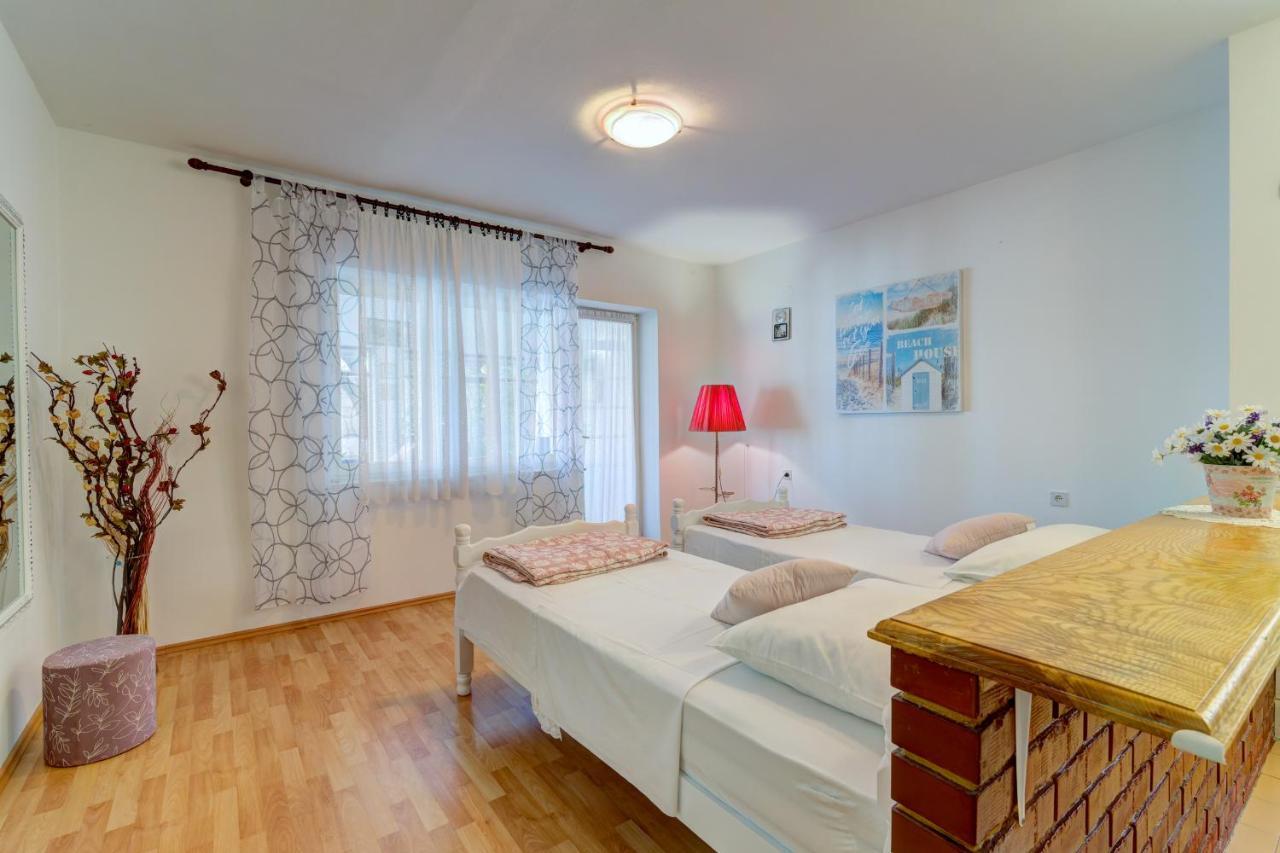 Apartments By The Beach Adela Senj Senj  Esterno foto